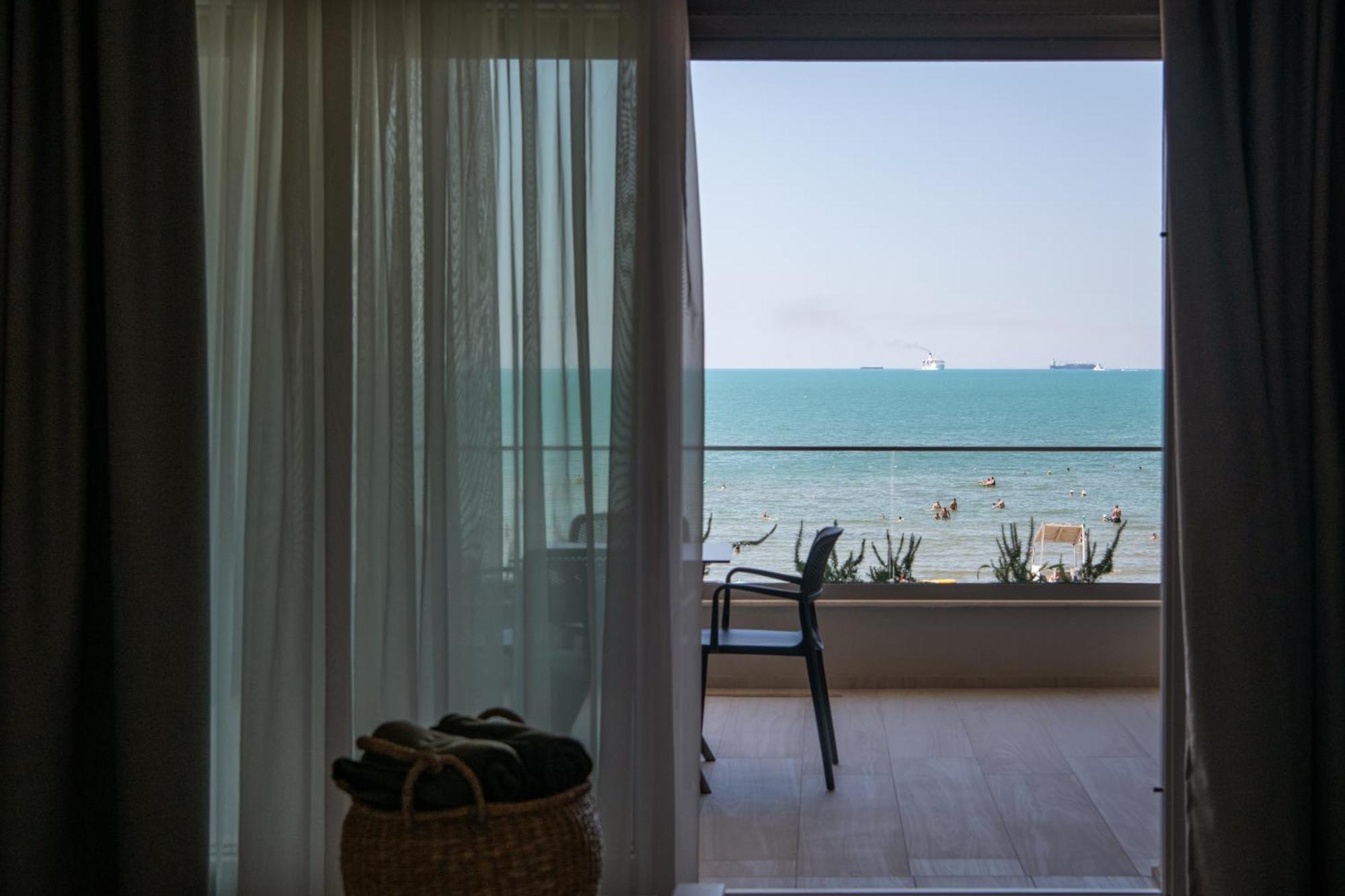 Hotel Vila 11 Durres Exterior photo